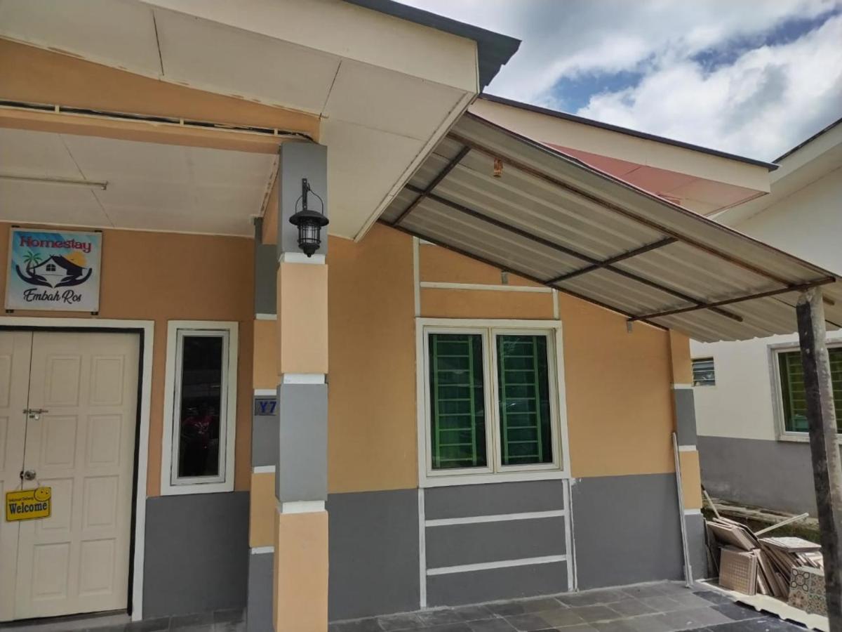 Homestay Embah Ros & Embah Lek Hutan Melintang 外观 照片