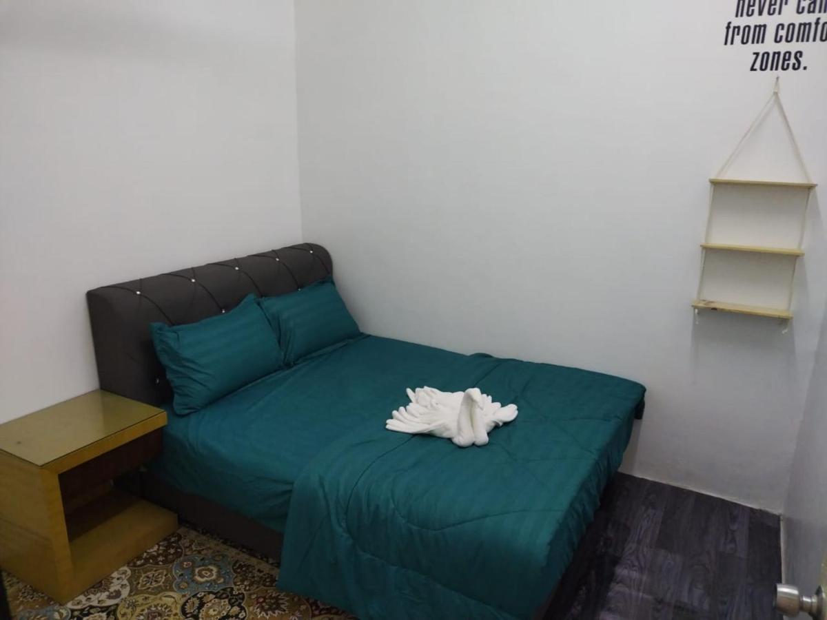 Homestay Embah Ros & Embah Lek Hutan Melintang 外观 照片