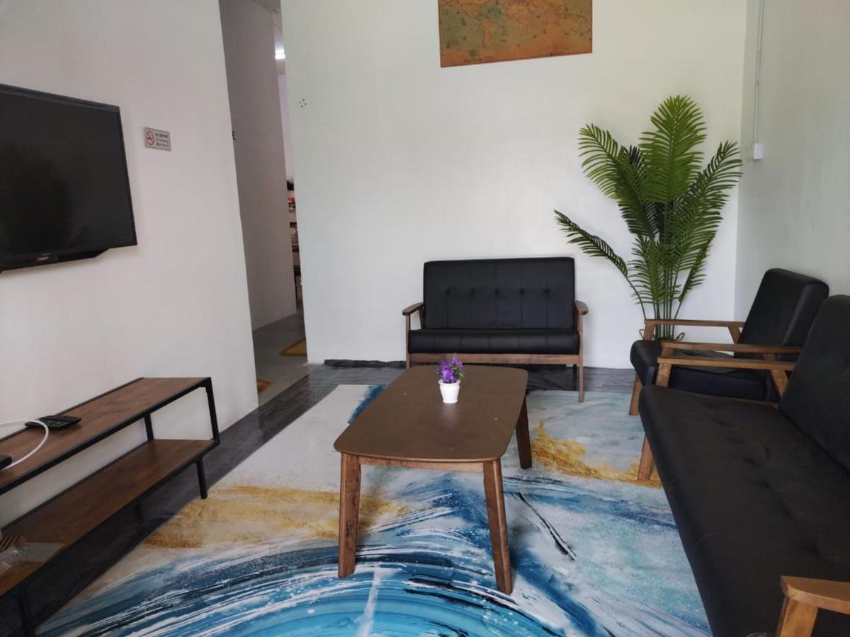 Homestay Embah Ros & Embah Lek Hutan Melintang 外观 照片
