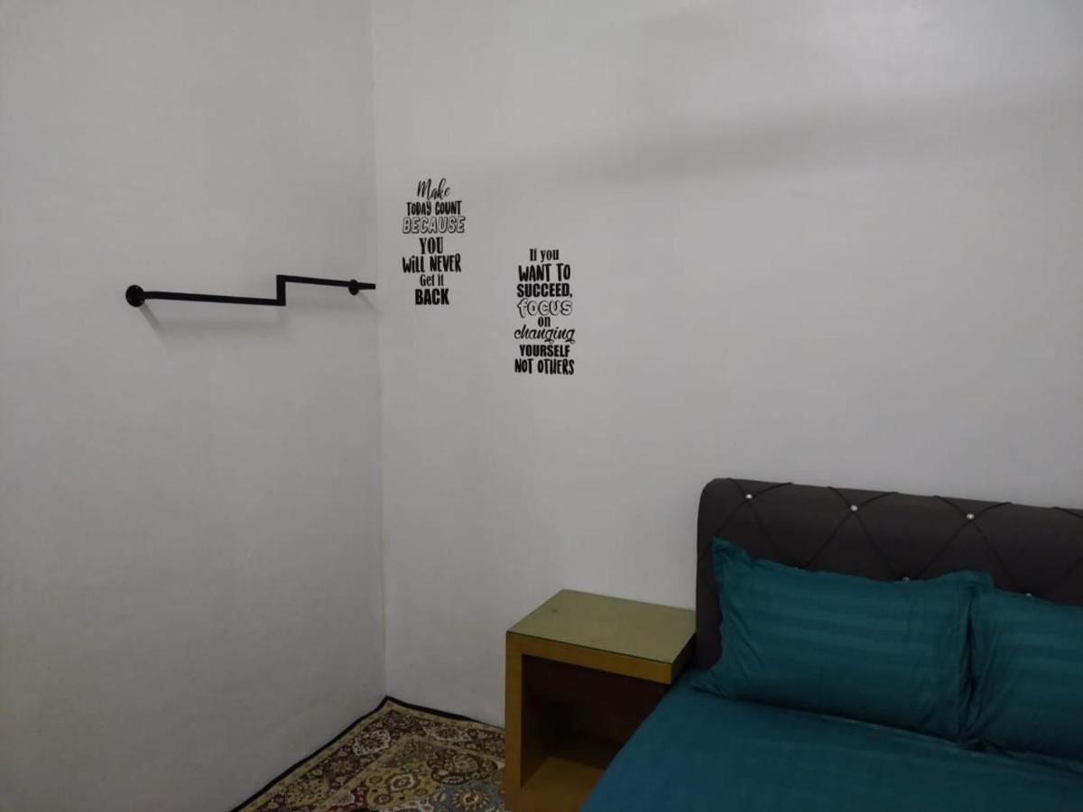 Homestay Embah Ros & Embah Lek Hutan Melintang 外观 照片